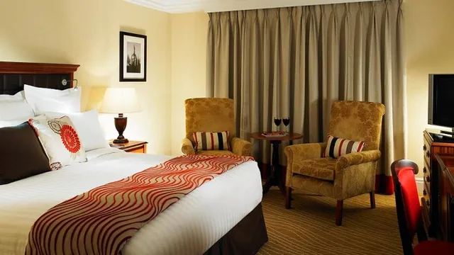 Huntingdon Hotel & Suites photo 3