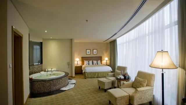 Ramada Hotel & Suites Al Khobar photo 3