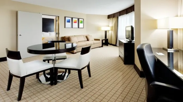 Ramada Limited Hotel Vancouver Airport photo 2