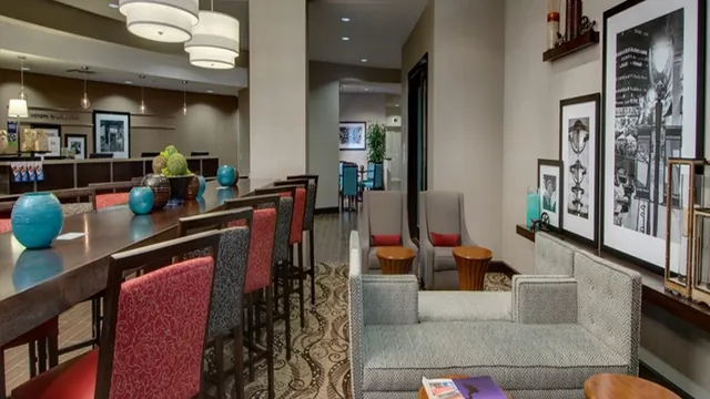 Ramada Milwaukee Downtown Hotel photo 3
