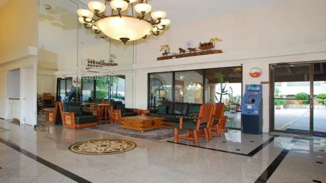 Ramada Foothills Inn & Suites Tucson photo 1