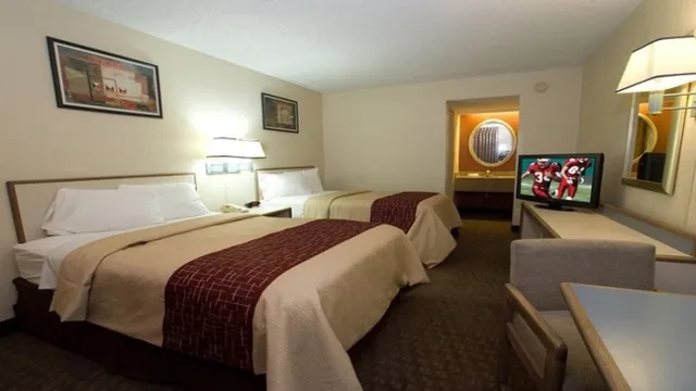 Ramada Foothills Inn & Suites Tucson photo 3