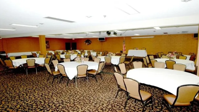 Ramada Resort & Conference Center Branson photo 2