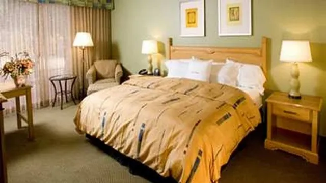 Windmill Suites at Saint Phillip's Plaza Tucson photo 3