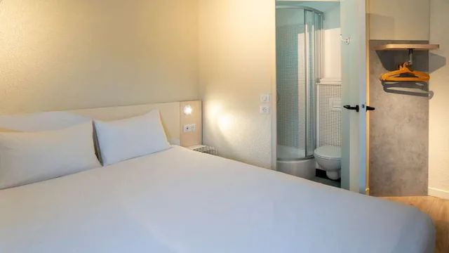 Jade Manotel Geneva photo 7