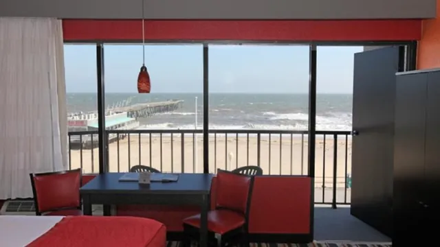 Sandcastle Oceanfront Resort Hotel Virginia Beach photo 2