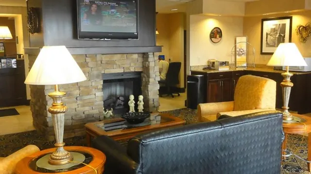 La Quinta Inn Cleveland Airport North photo 3