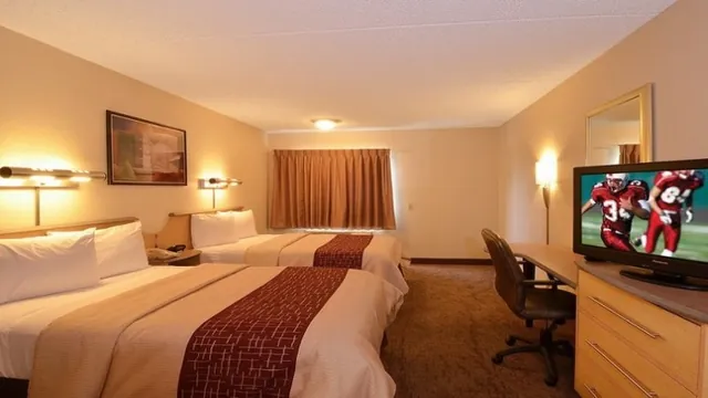 Hampton Inn Cleveland-Downtown photo 2