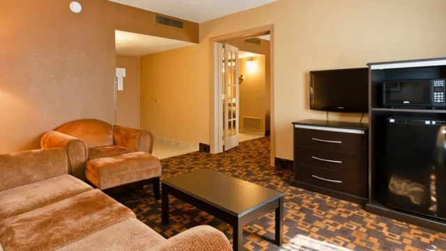 Best Western Plus Executive Residency Denver-Central Park photo 2