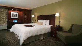 Hampton Inn Charleston-Airport, Coliseum