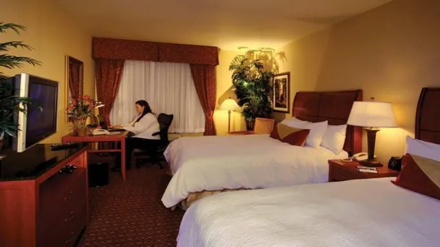 Hampton Inn & Suites Las Vegas-Henderson photo 3