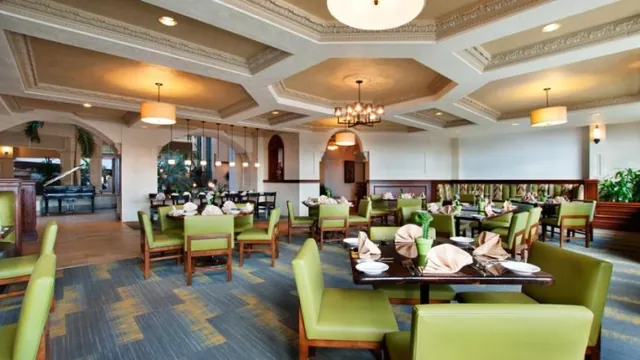 Embassy Suites Dallas - DFW International Airport South photo 2