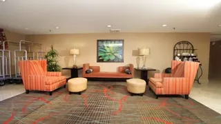 Au Lac Legend Hotel