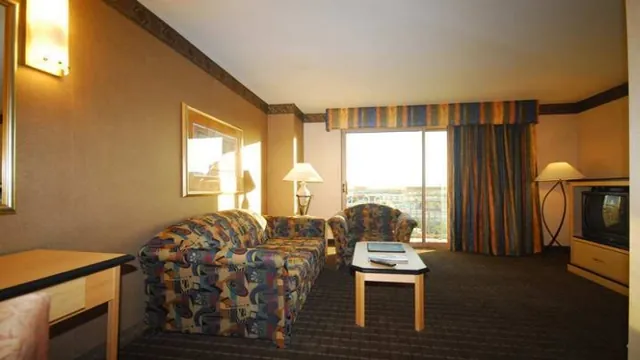 Embassy Suites Convention Center Las Vegas photo 2
