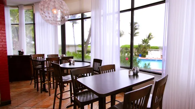 Blue Lagoon Hotel & Conference Centre East London photo 3
