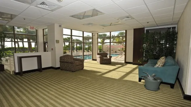 Crystal Beach Suites & Health Club Miami photo 2