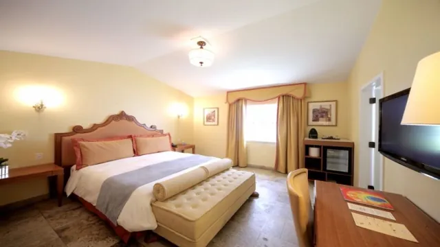 The Breakers Absolute Beachfront Apartments Gold Coast photo 2