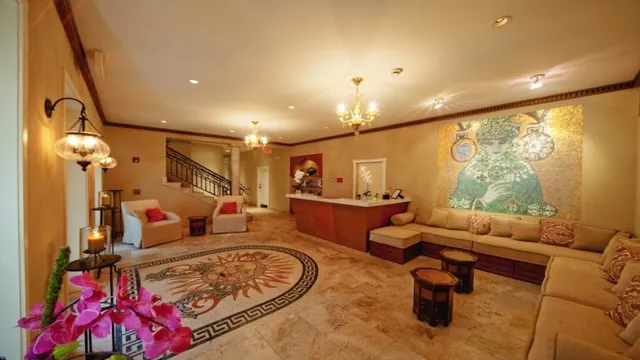 The Breakers Absolute Beachfront Apartments Gold Coast photo 3