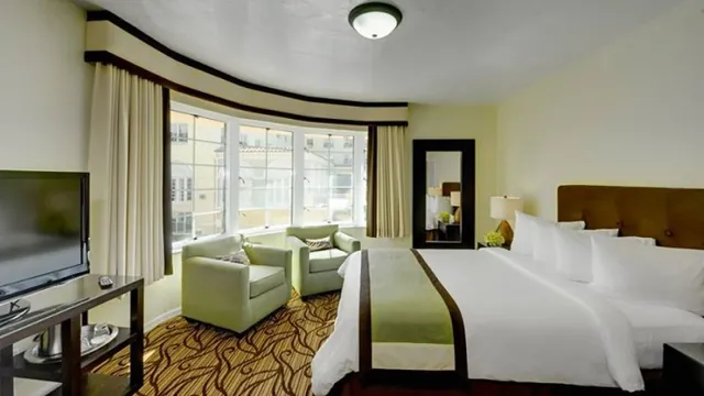 Essex House Hotel & Suites Miami photo 1
