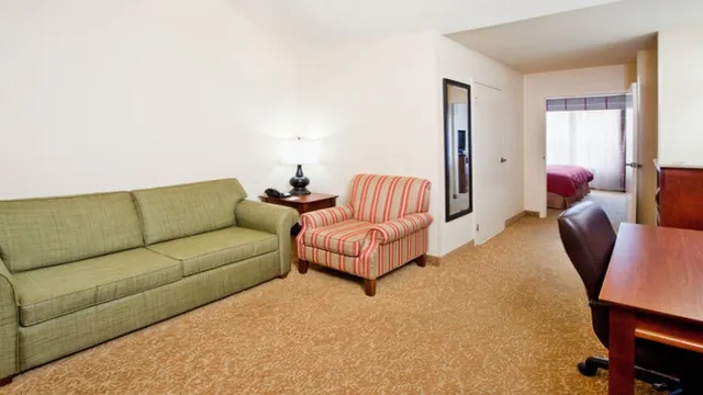 Hampton Inn Southlake Atlanta photo 2