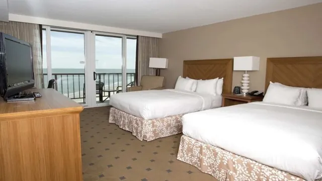 Econo Lodge Inn & Suites Myrtle Beach photo 2