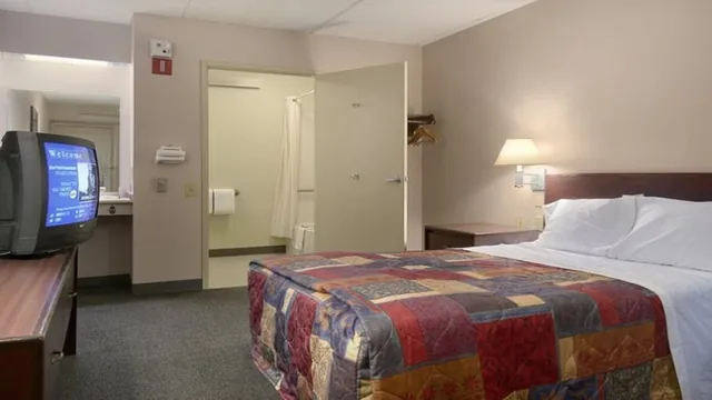 Ramada Norcross photo 2