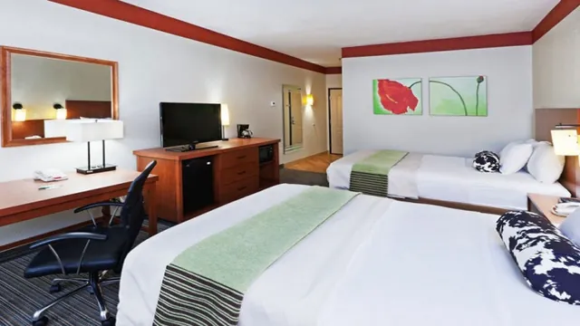 Days Inn North Dallas/Farmers Branch photo 1