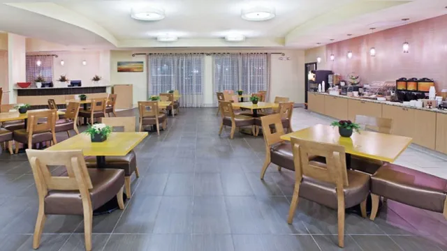 Days Inn North Dallas/Farmers Branch photo 2