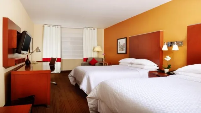 Four Points By Sheraton Portland East photo 1