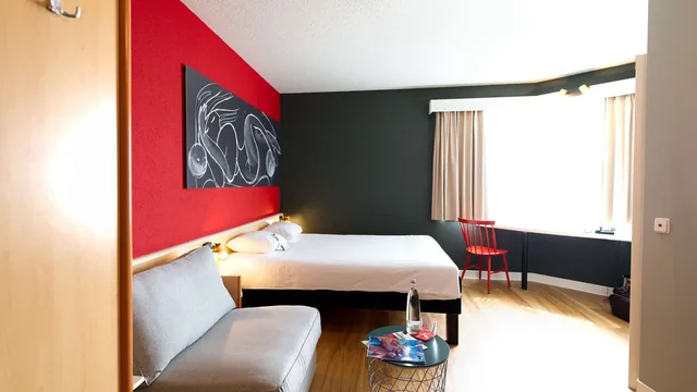 Days Inn by Wyndham Taber photo 4