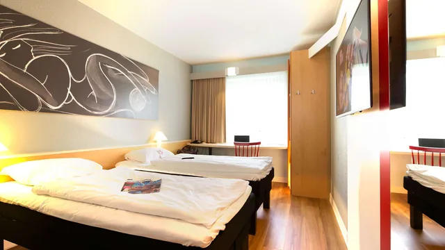 Days Inn by Wyndham Taber photo 5