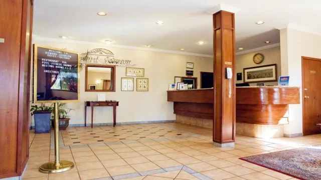Howard Johnson Hotel City Centre Victoria photo 3