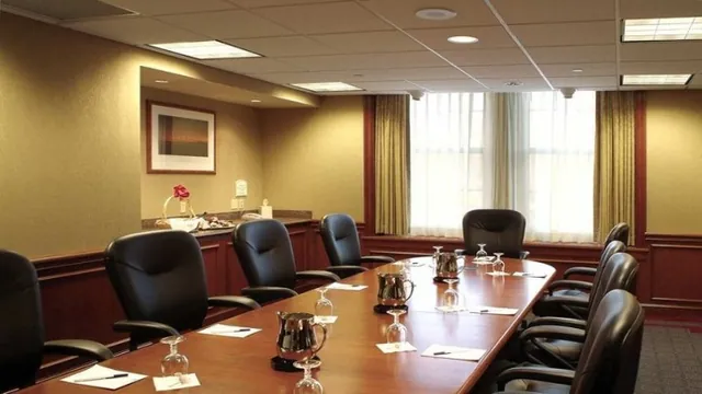 Ramada Inn Edmonton International Airport Hotel photo 2