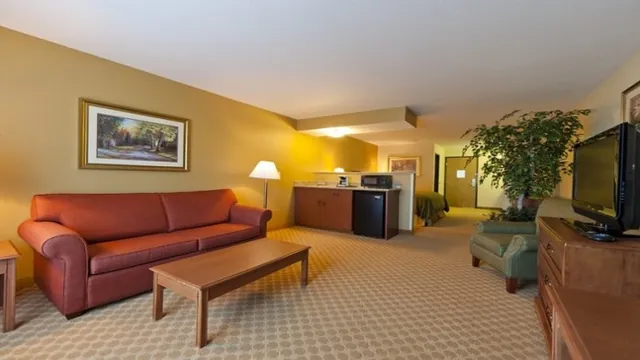 Ramada Inn & Suites Portland Airport photo 3