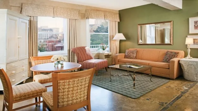 WyndhamVR Riverside Suites San Antonio photo 2