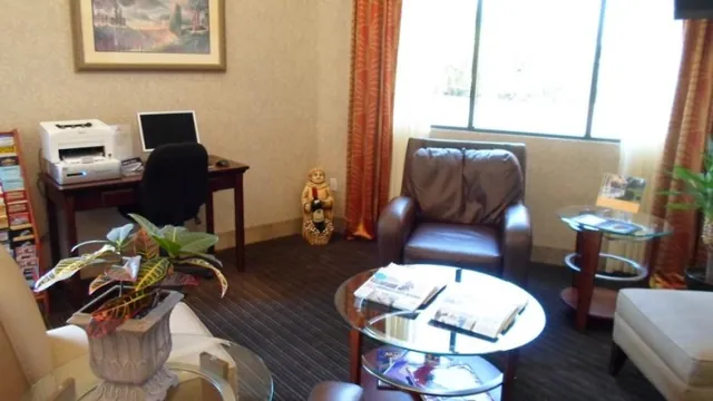 Hawthorn Suites by Wyndham Sacramento photo 2
