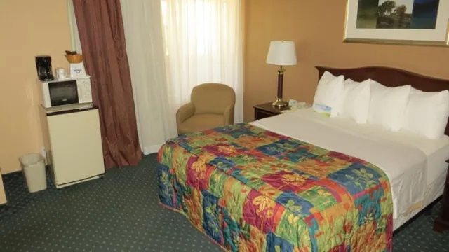 Days Inn Bakersfield photo 2