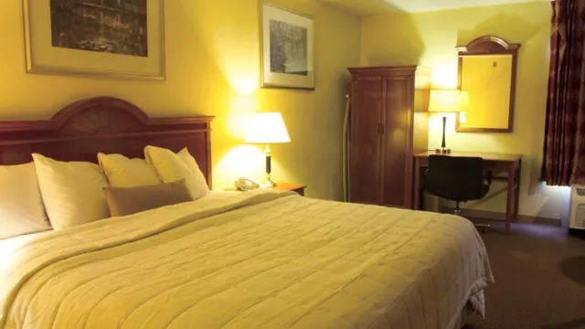 Ramada Inn Commerce Los Angeles photo 1