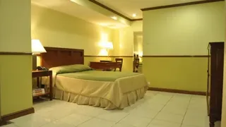 Garden Plaza Hotel & Suites Manila