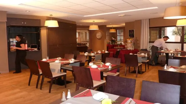 Balladins Aix-En-Provence - Royal Mirabeau Hotel photo 2