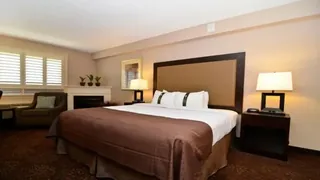 Holiday Inn & Suites Parkway Conference Center St. Catharines