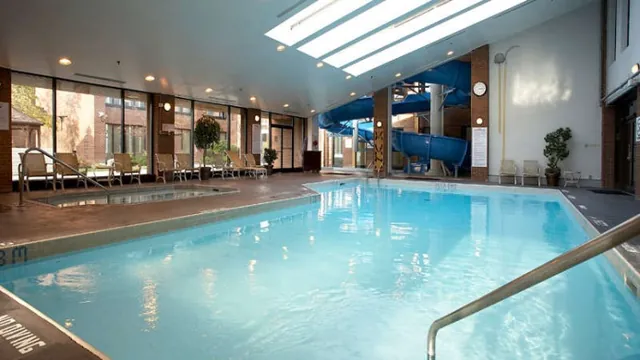 Holiday Inn & Suites Parkway Conference Center St. Catharines photo 3