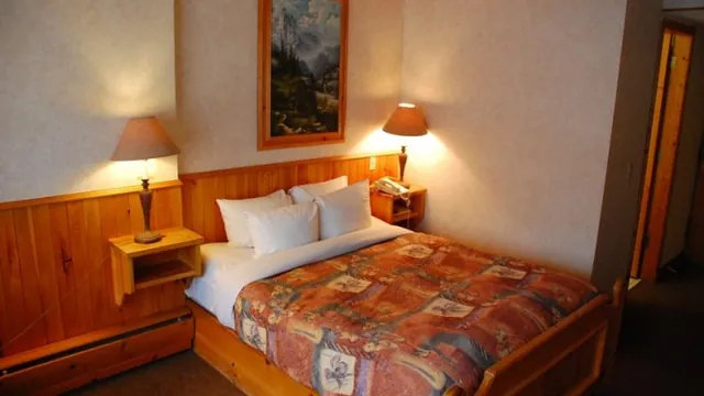 Driftwood Inn Banff photo 2