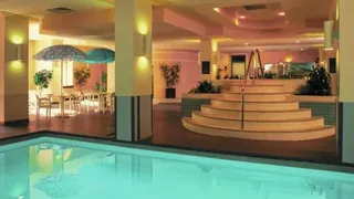Coast Edmonton Plaza Hotel