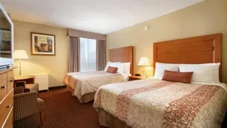 Days Inn by Wyndham Edmonton Downtown