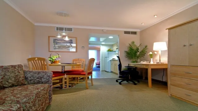 Best Western Plus Kelowna Hotel & Suites photo 4