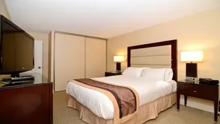 Albert at Bay Suites Ottawa