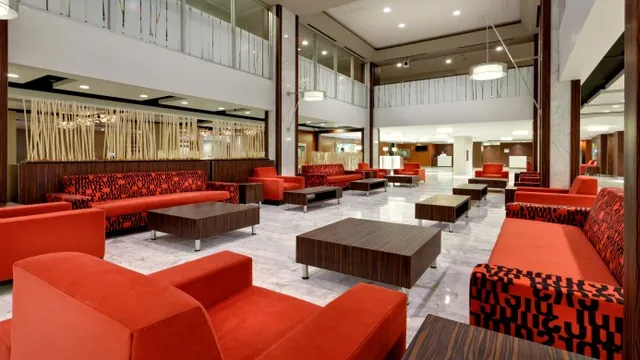 Holiday Inn Toronto Downtown Centre photo 3