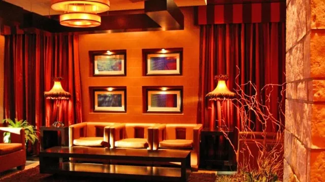 Sandman Suites Vancouver on Davie photo 2
