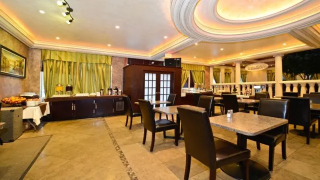 Best Western Plus Toronto Airport Hotel photo 4